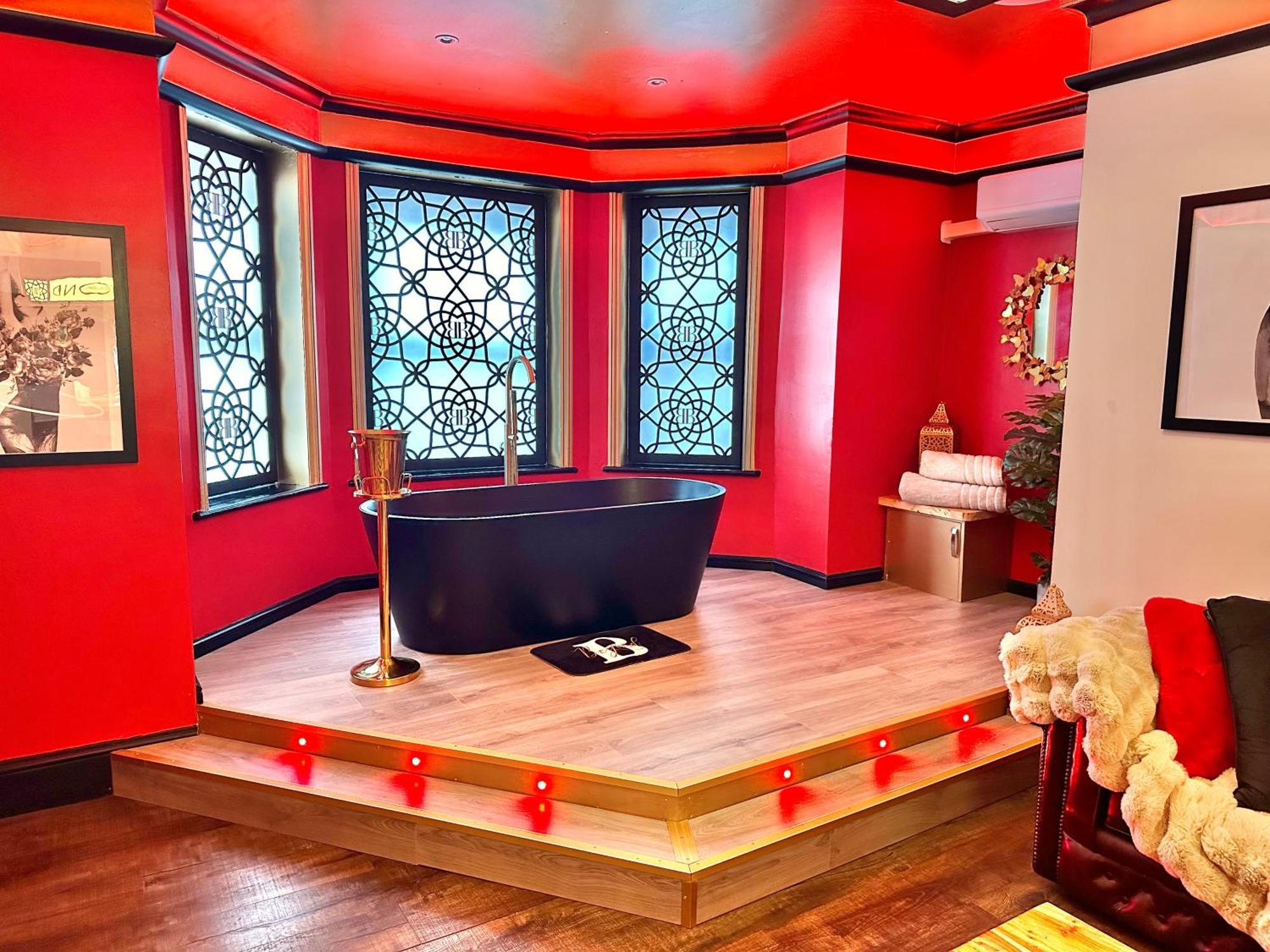 Beyond - Romantic Basement - Close To - With Parking Appartamento *