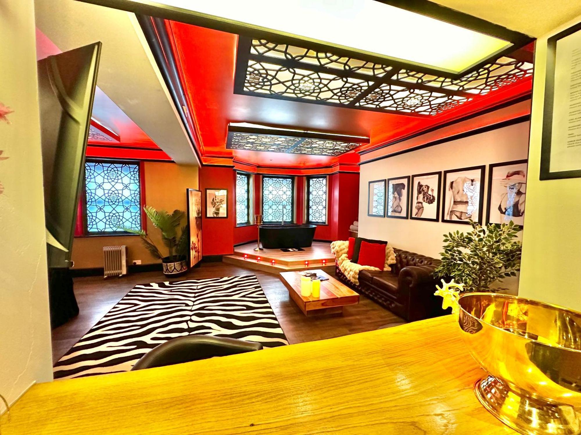 Apartamento Beyond - Romantic Basement - Close To - With Parking